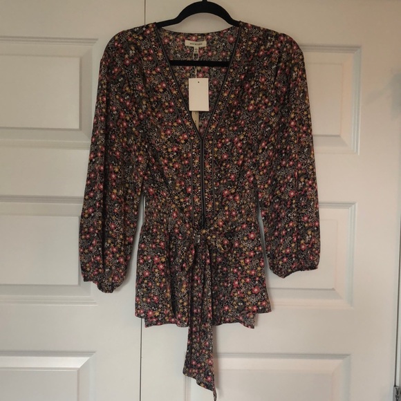 Max Studio Tops - BOHO beautiful floral Max Studio top sz large NWT